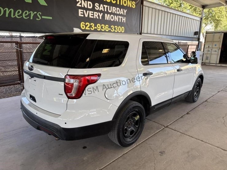 2017-ford-explorer-image-7