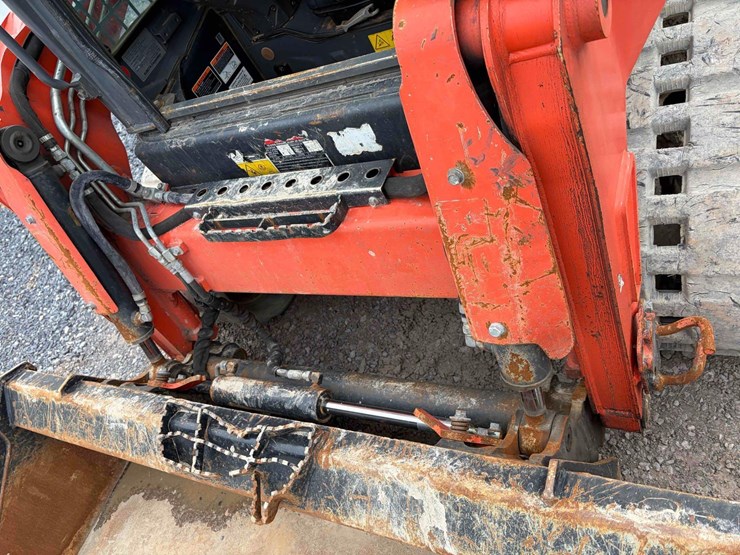 2022-kubota-svl65-2-image-9