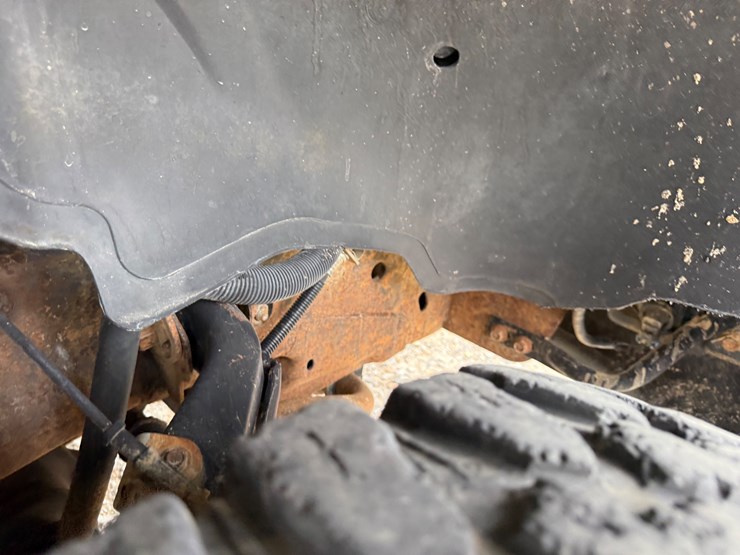 2005-gmc-2500-image-30