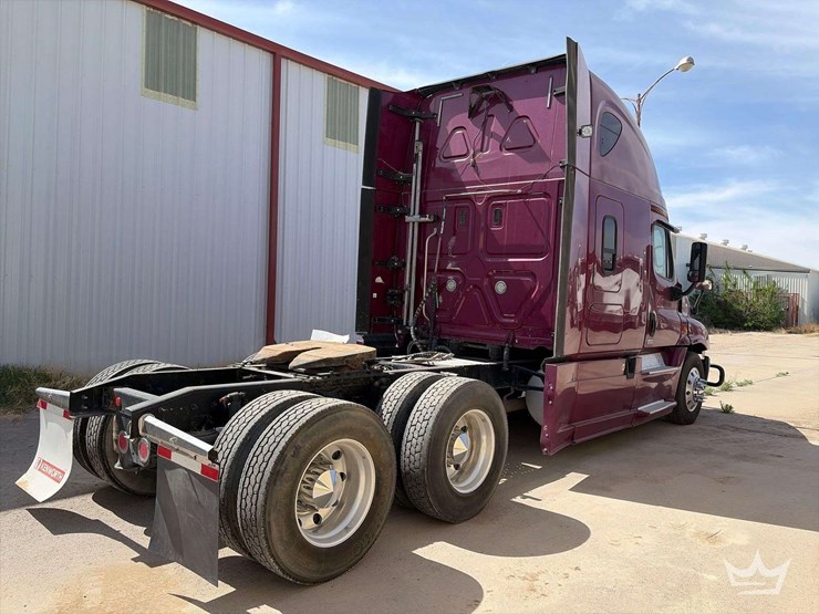 2018-freightliner-cascadia-125-image-4