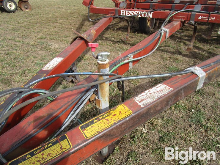 hesston-2210-image-10