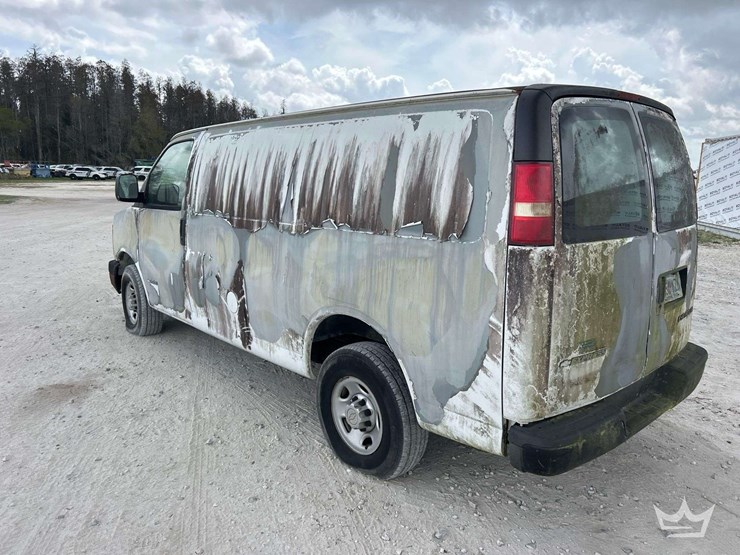 2016-chevrolet-express-2500-image-4