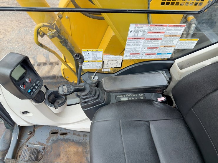 2017-kobelco-sk75sr-3e-image-29