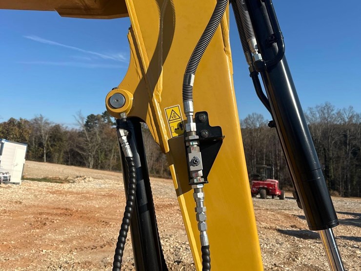 2025-caterpillar-305.5-image-13