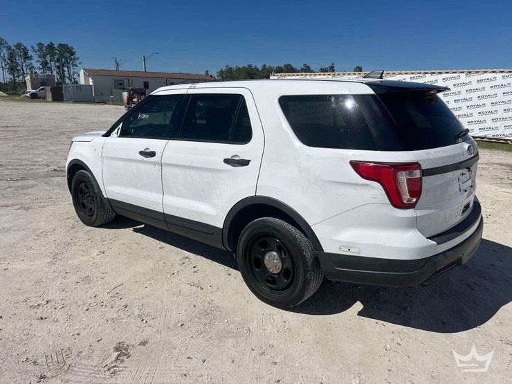 2019-ford-explorer-image-4