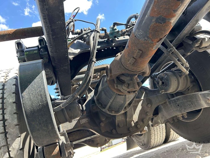 2019-peterbilt-579-image-31