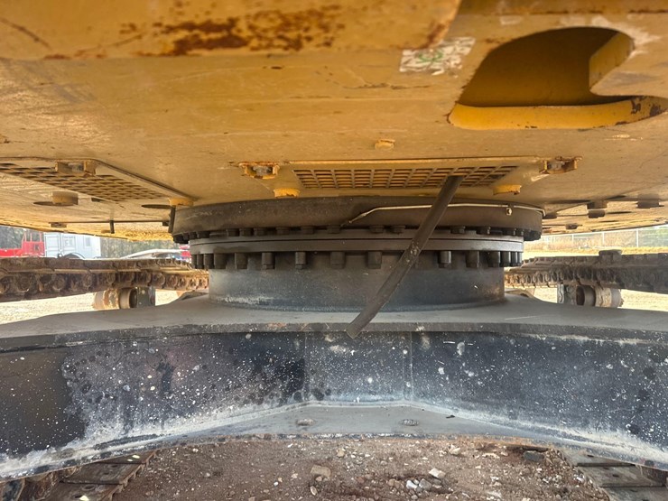 2020-caterpillar-325flcr-image-26