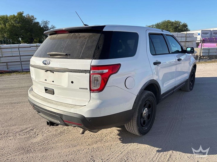 2015-ford-explorer-image-3