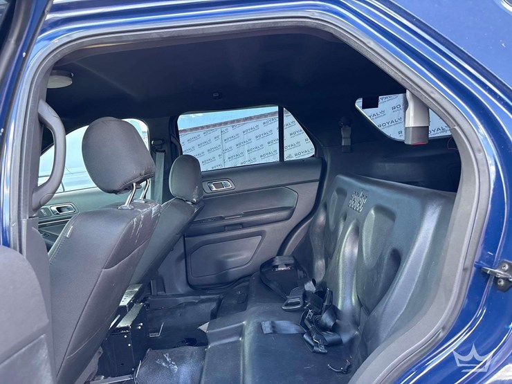 2015-ford-explorer-image-19