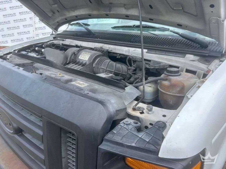 2012-ford-e350-image-9