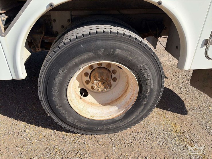 2011-international-durastar-4300-image-37