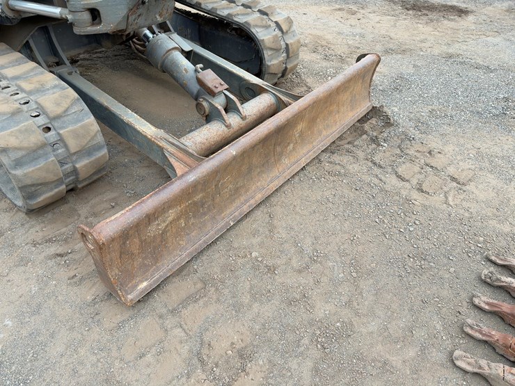 2014-volvo-ecr58d-image-18