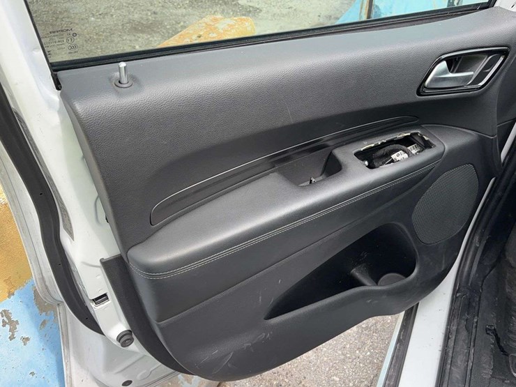 2023-dodge-durango-image-18