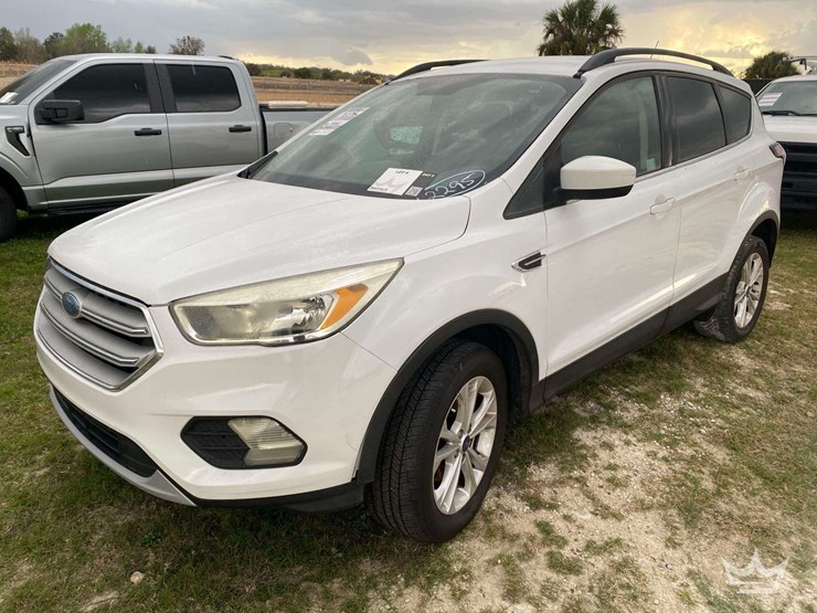 2018-ford-escape-se-image-1