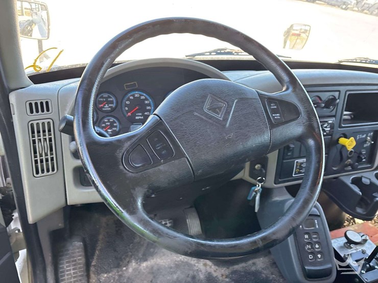 2016-international-durastar-4300-image-20