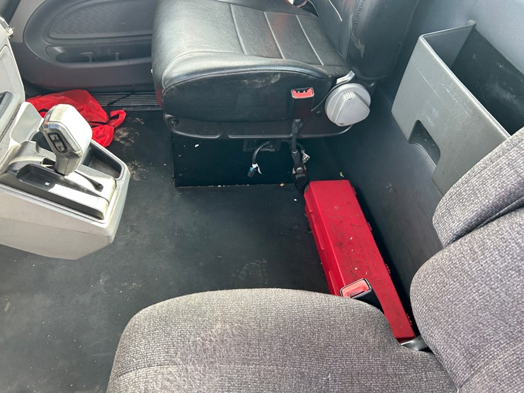 2016-peterbilt-579-image-62