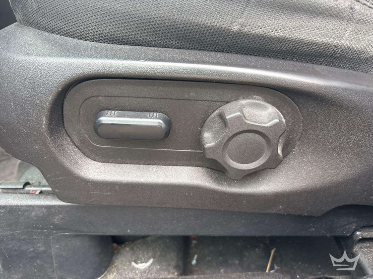 2017-ford-explorer-image-14