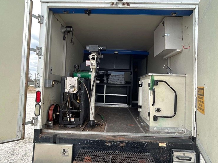 2012-ford-e450-image-53