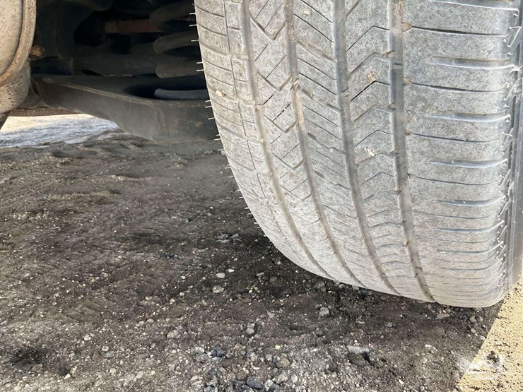 2016-ford-explorer-image-31