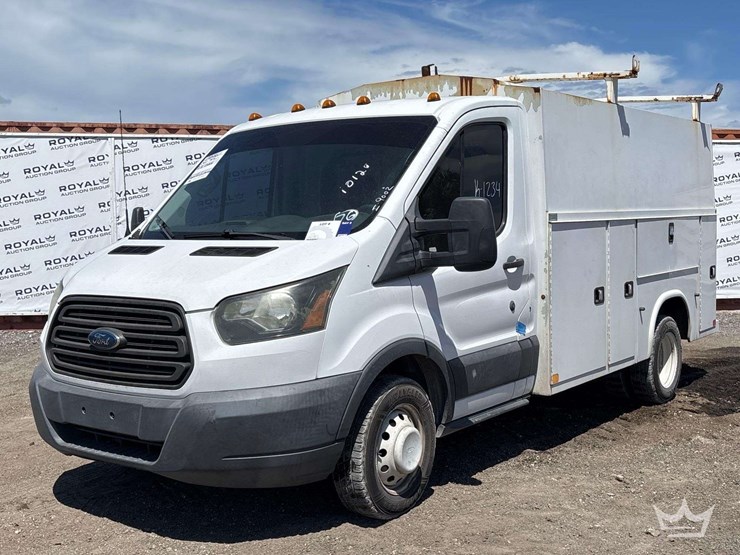2016-ford-transit-image-1