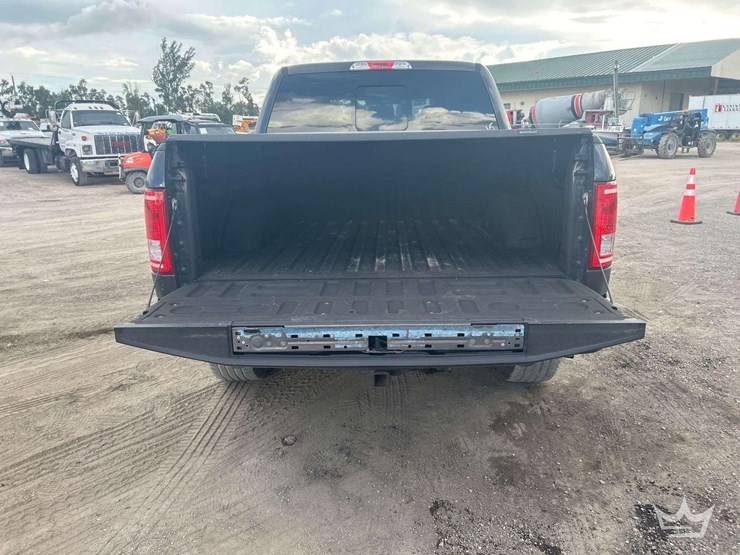 2016-ford-f150-image-32