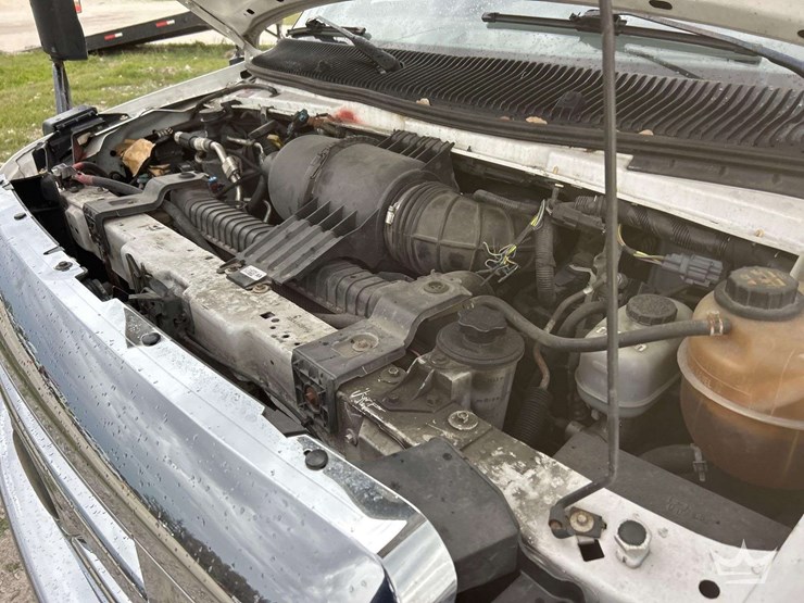 2015-ford-e350-image-8