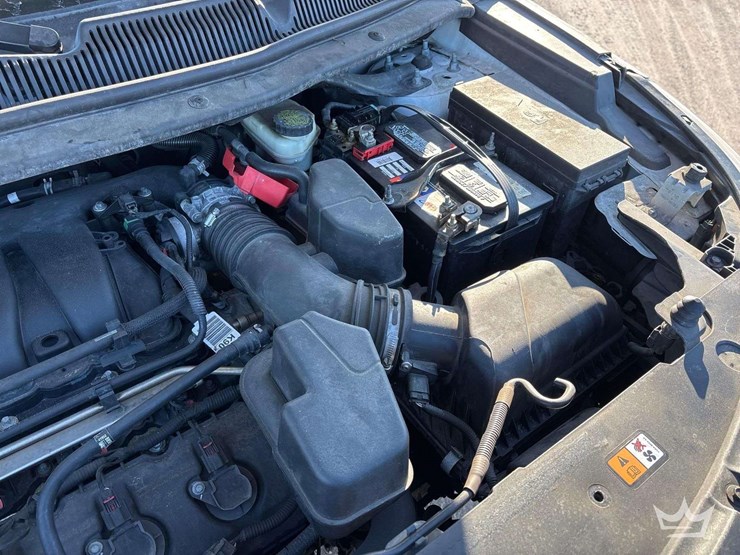 2015-ford-explorer-image-9