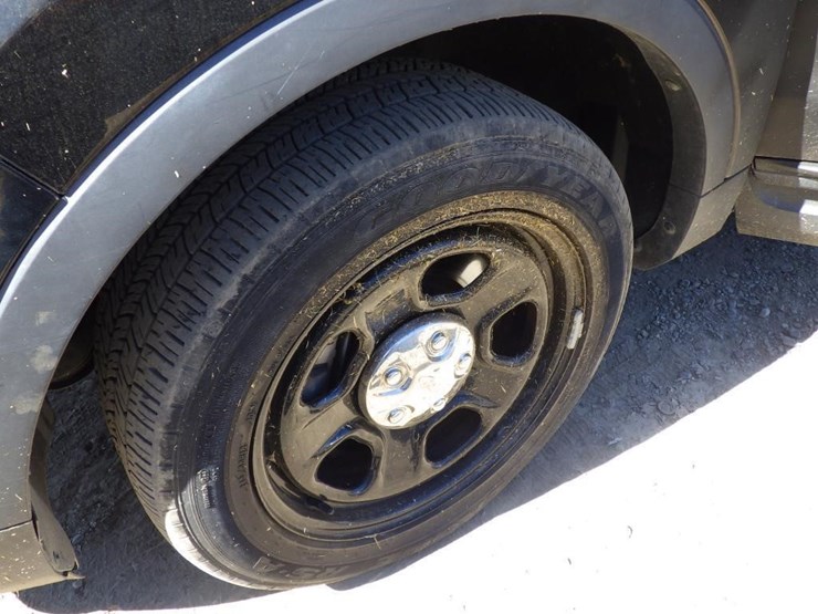 2013-ford-explorer-image-13