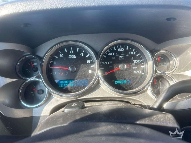 2013-gmc-sierra-2500-image-23