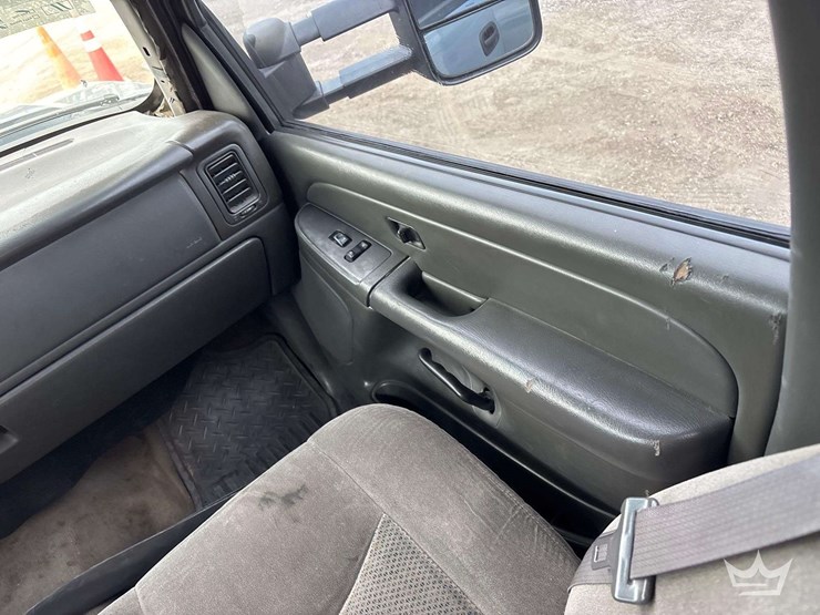 2007-chevrolet-silverado-3500-image-28