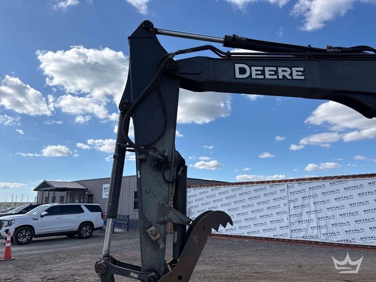 2016-deere-85g-image-27