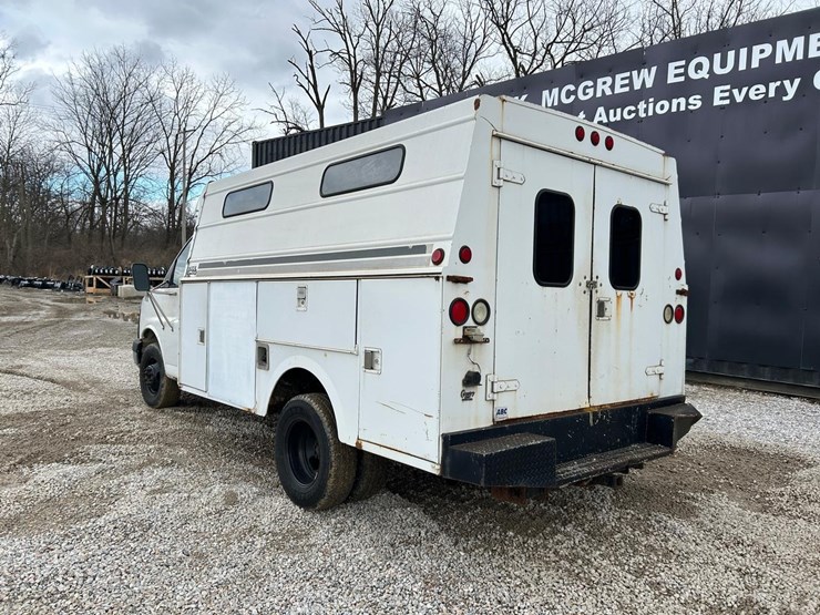 2004-utility-van-image-2