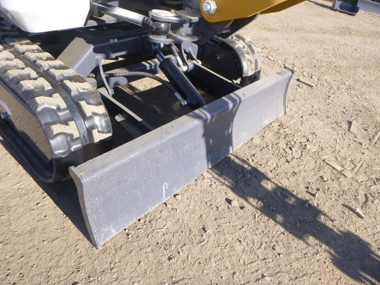 me20-hydraulic-excavator-image-16