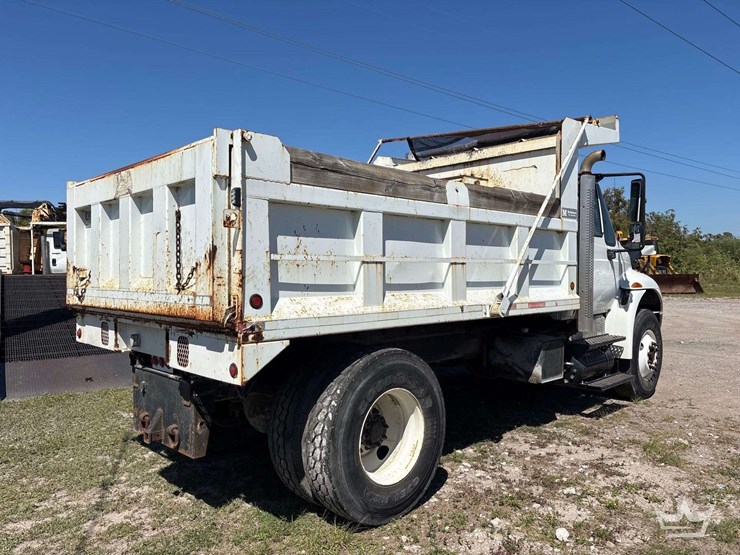 2016-international-durastar-4300-image-3