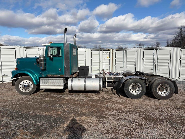1999-international-eagle-tandem-axle-road-tractor-image-5