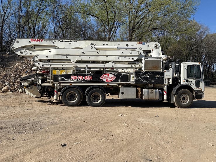 2020-putzmeister/sany-sy38z-200-38m-mounted-on-2020-mack-te64-6x4-concrete-pump-truck-image-2