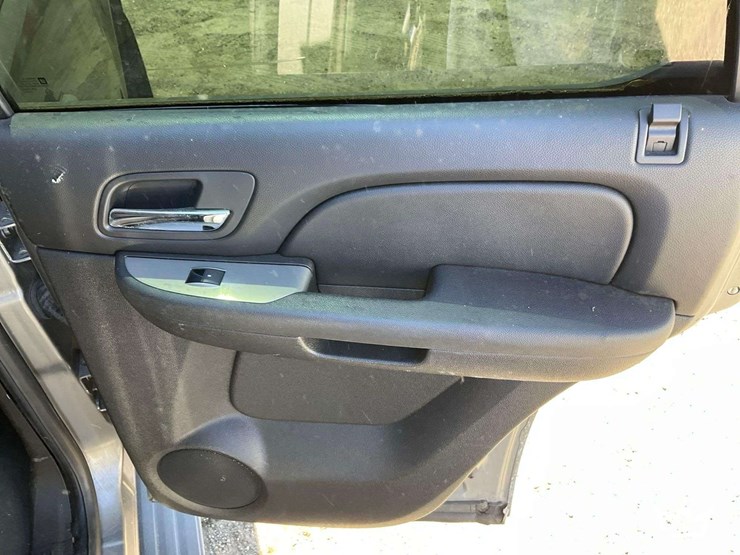 2009-chevrolet-tahoe-image-22