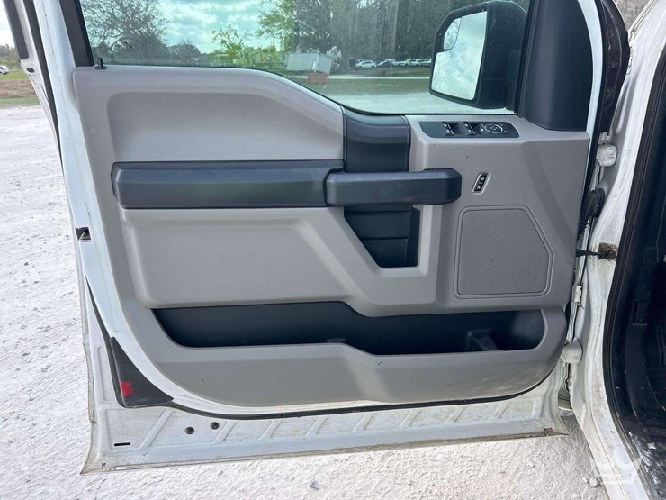2019-ford-f150-image-11