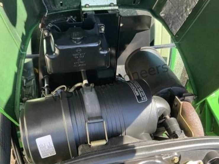 john-deere-3320-image-15