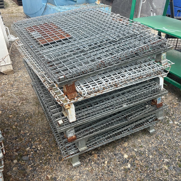 #8067 • METAL CRATES