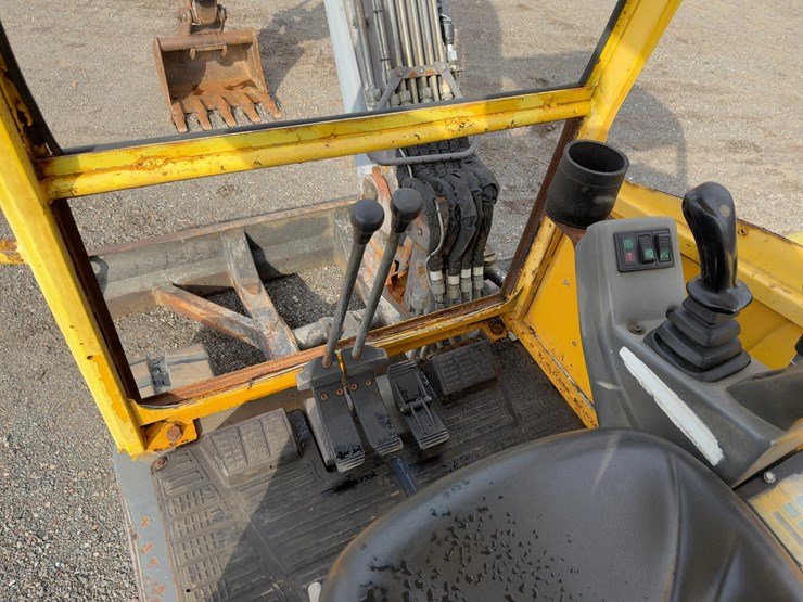 2004-volvo-ec35-image-28