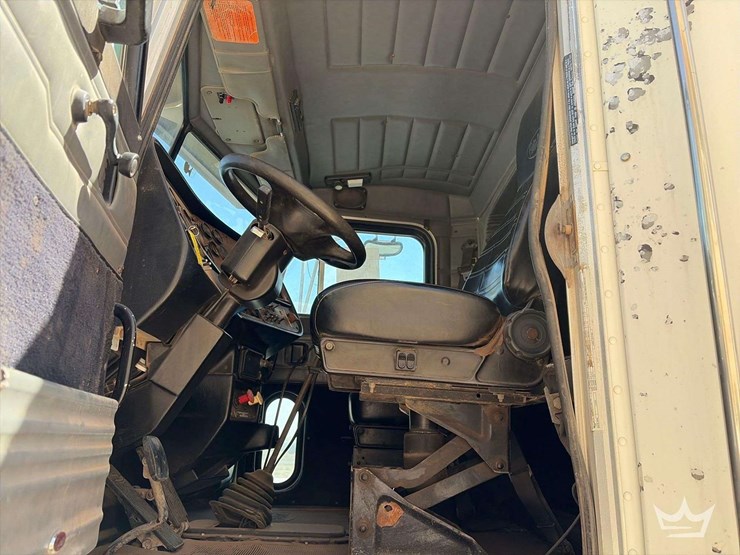 2001-peterbilt-378-image-8