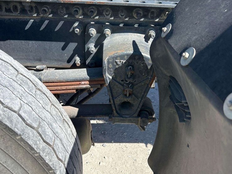 2006-volvo-vnm-s/a-day-cab-truck-tractor-image-21