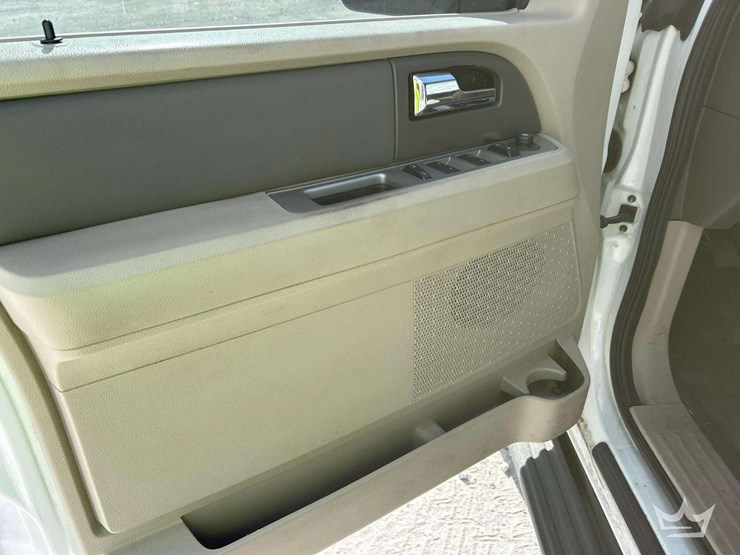 2014-ford-expedition-image-11