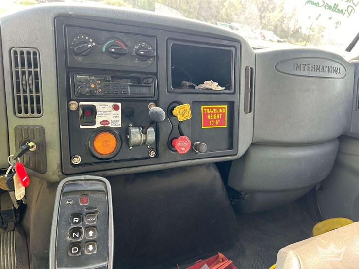 2007-international-durastar-4300-image-16