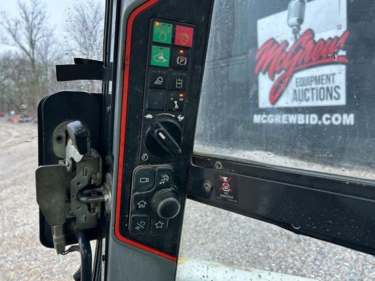 2020-bobcat-t66-image-22