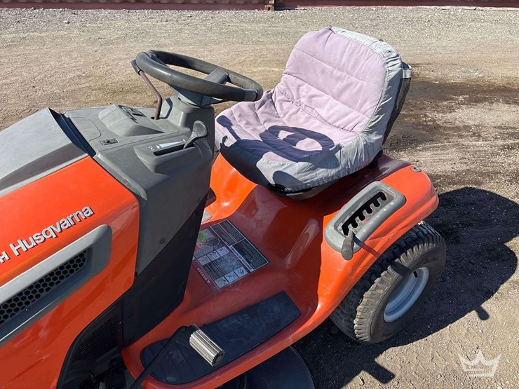 2012-husqvarna-yth21k46-46in.-riding-lawn-mowers-image-13