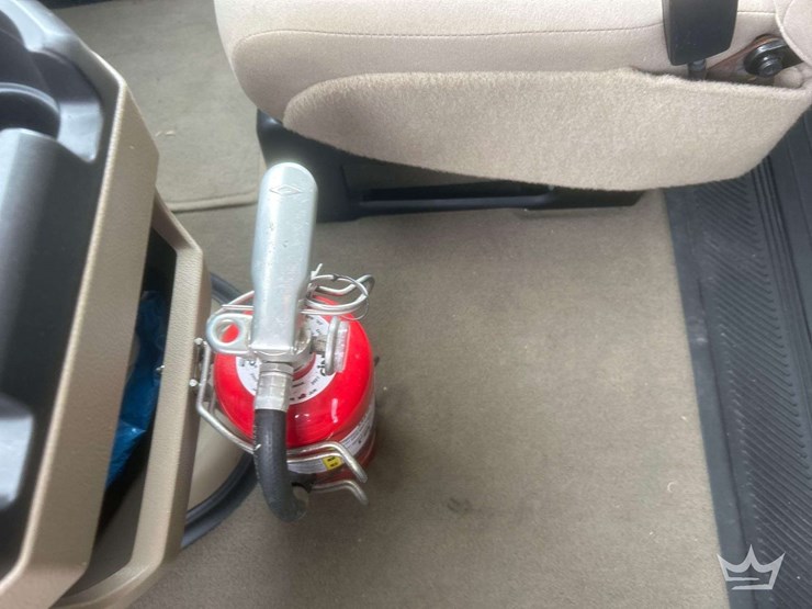 2011-ford-e350-image-21