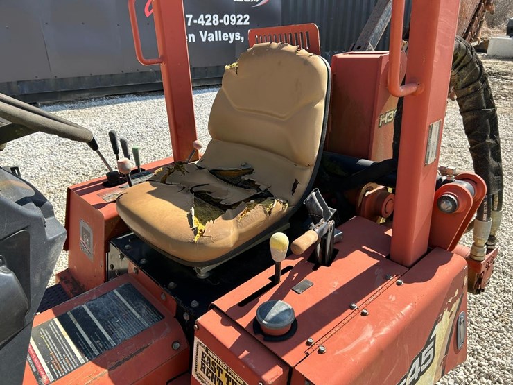 2015-ditch-witch-rt45-image-16