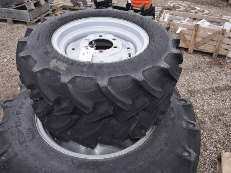 mf-tractor-tire-set-image-2